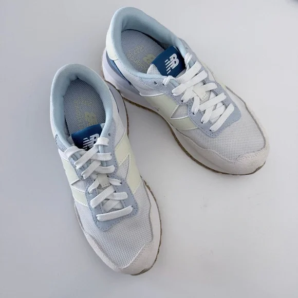 NWOT New Balance Women's 237 Sneaker Size 6.5 - Picture 3 of 11